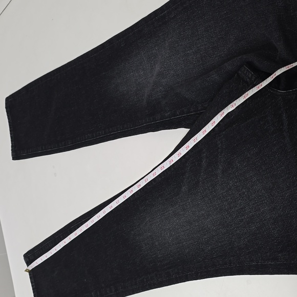 Good American Straight Leg Jeans - Picture 5 of 12